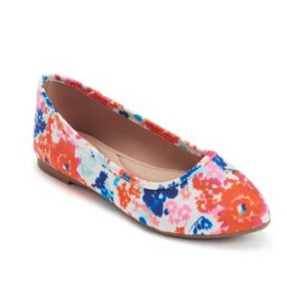 SO Hitide Women’s Pointed Toe Flat Size 9.5